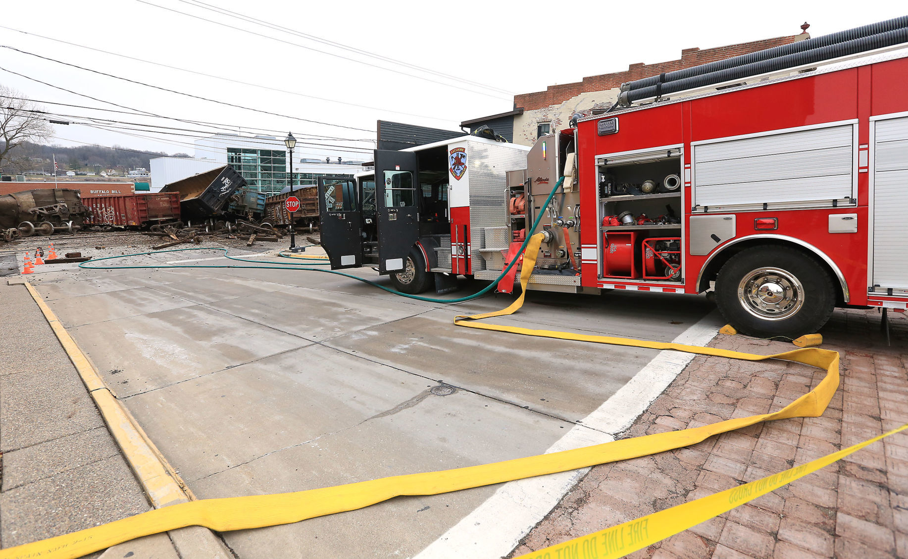 010320-qc-train-derail-011